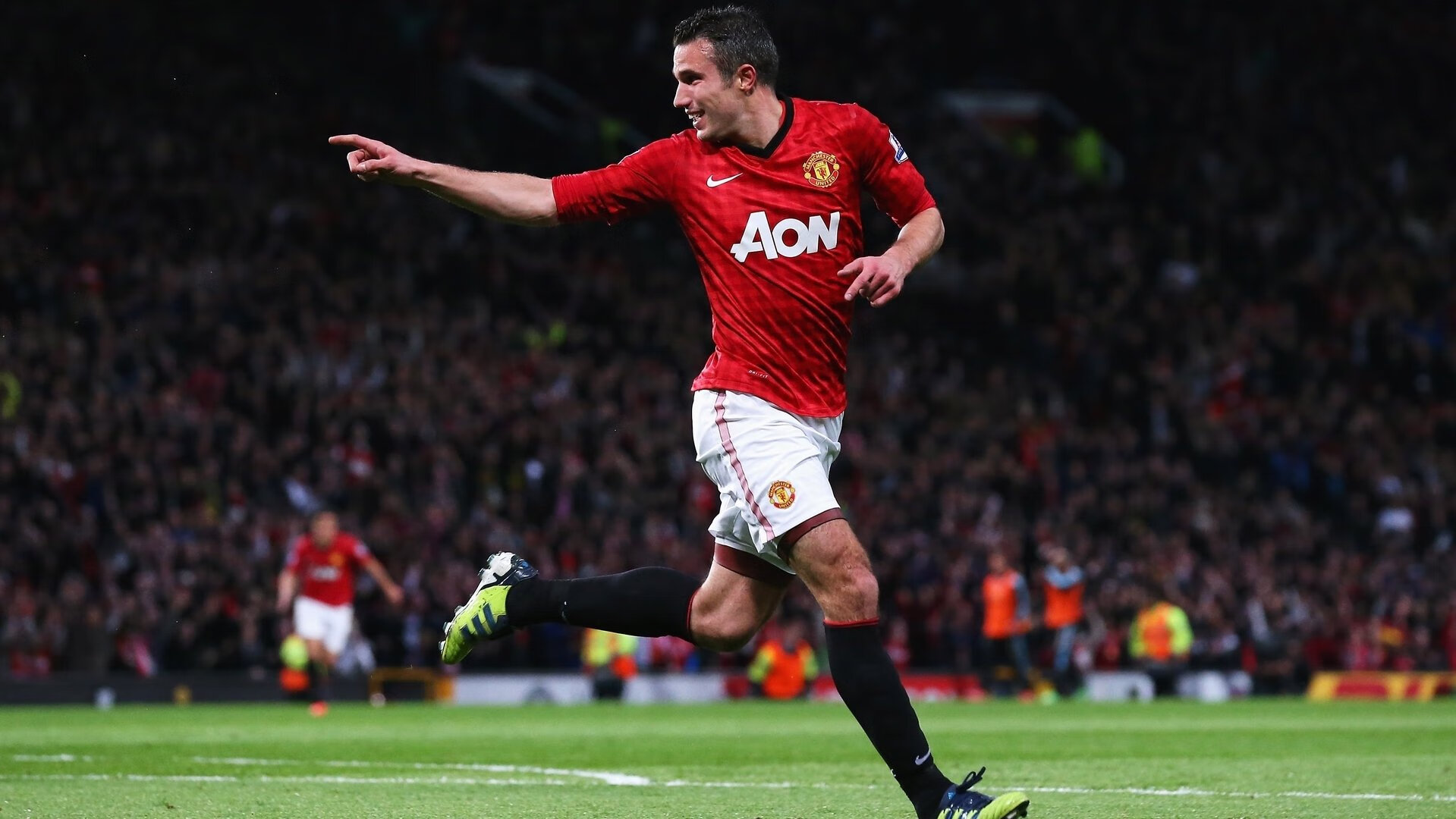 比利亚雷亚尔强化边路控制力压对手，比利亚雷亚尔队员